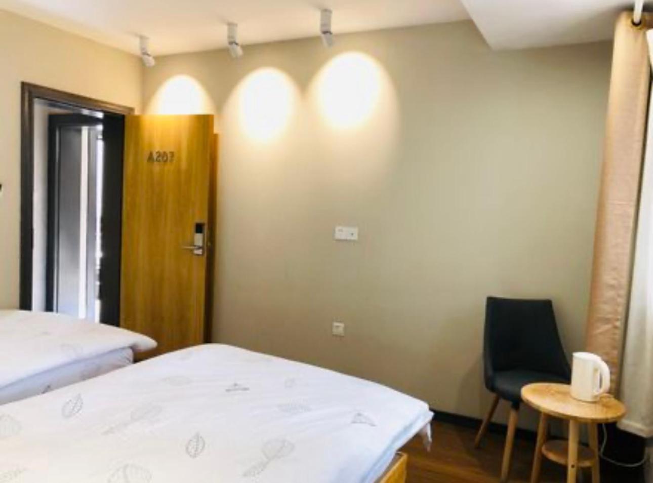 Fengma Feiyang Hostel Lhasa Exteriör bild