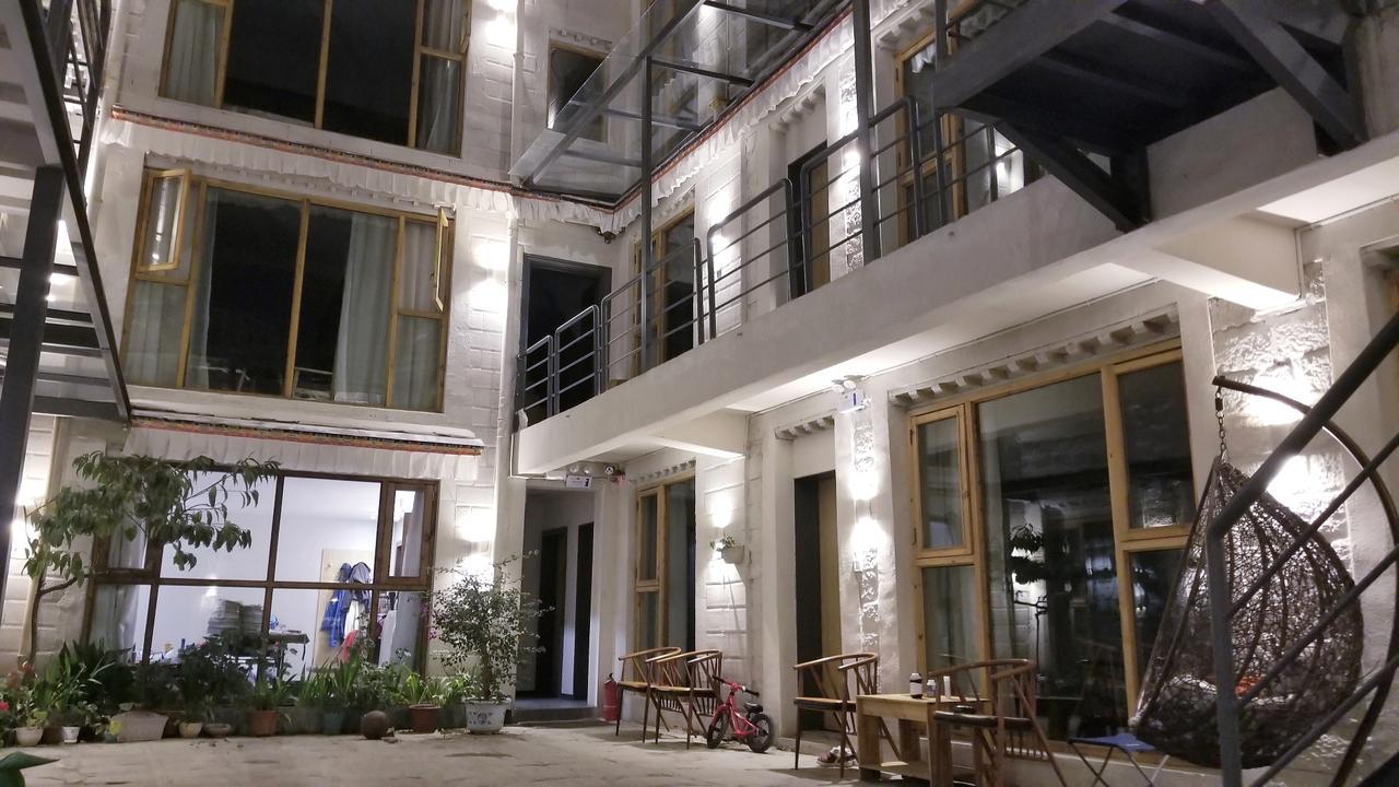 Fengma Feiyang Hostel Lhasa Exteriör bild
