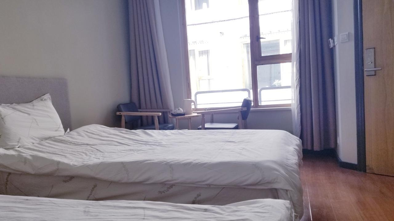 Fengma Feiyang Hostel Lhasa Exteriör bild